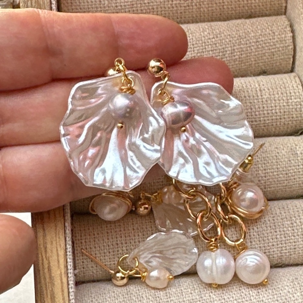 Big Freshwater Pearl drops on a shell gold statement mermaid dangle earrings - Picture 2 of 4
